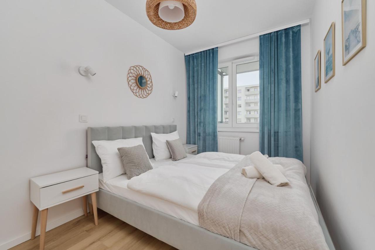 Blue Sky With Parking & Balcony By Renters * Wroclaw